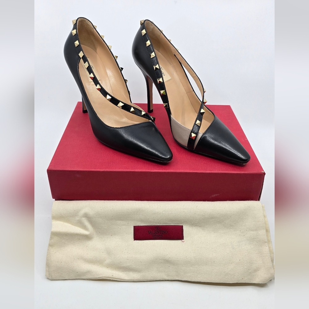 Valentino Garavani Rockstud Leather d'Orsay Pumps
